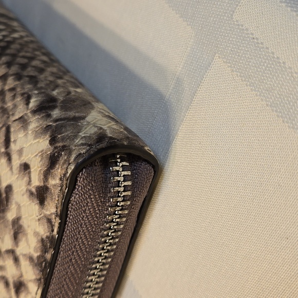 Michael Kors EUC Jet Set wallet with wrist strap, Brown and cream - Picture 4 of 12